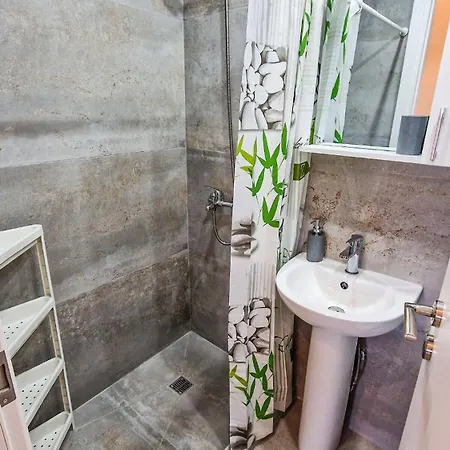 Sunny 2br Heart Of Apartament