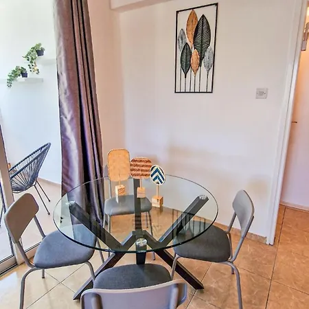 Sunny 2br Heart Of Larnaca