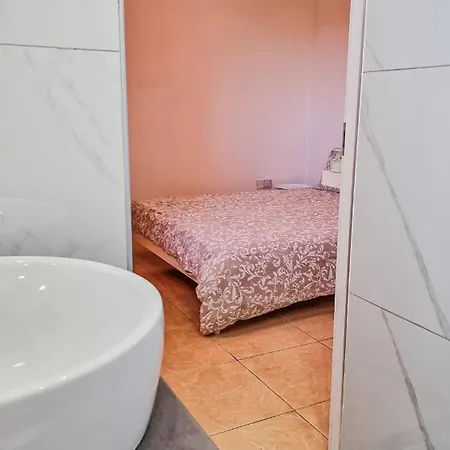 Sunny 2br Heart Of לרנקה