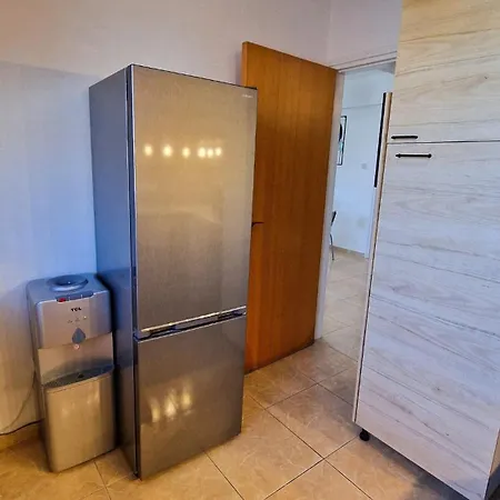 Sunny 2br Heart Of דירה לרנקה