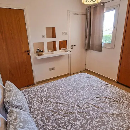 Sunny 2br Heart Of * לרנקה