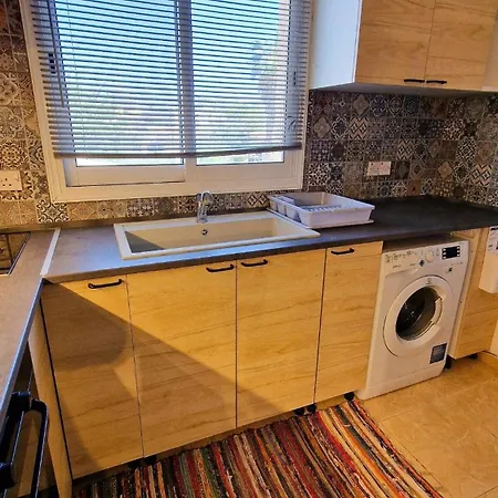 Sunny 2br Heart Of לרנקה